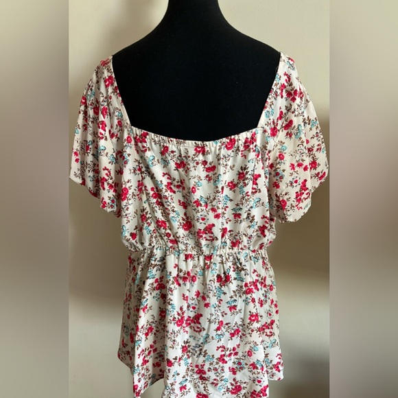 Torrid women’s pretty floral print top. Size 0 - Picture 4 of 7